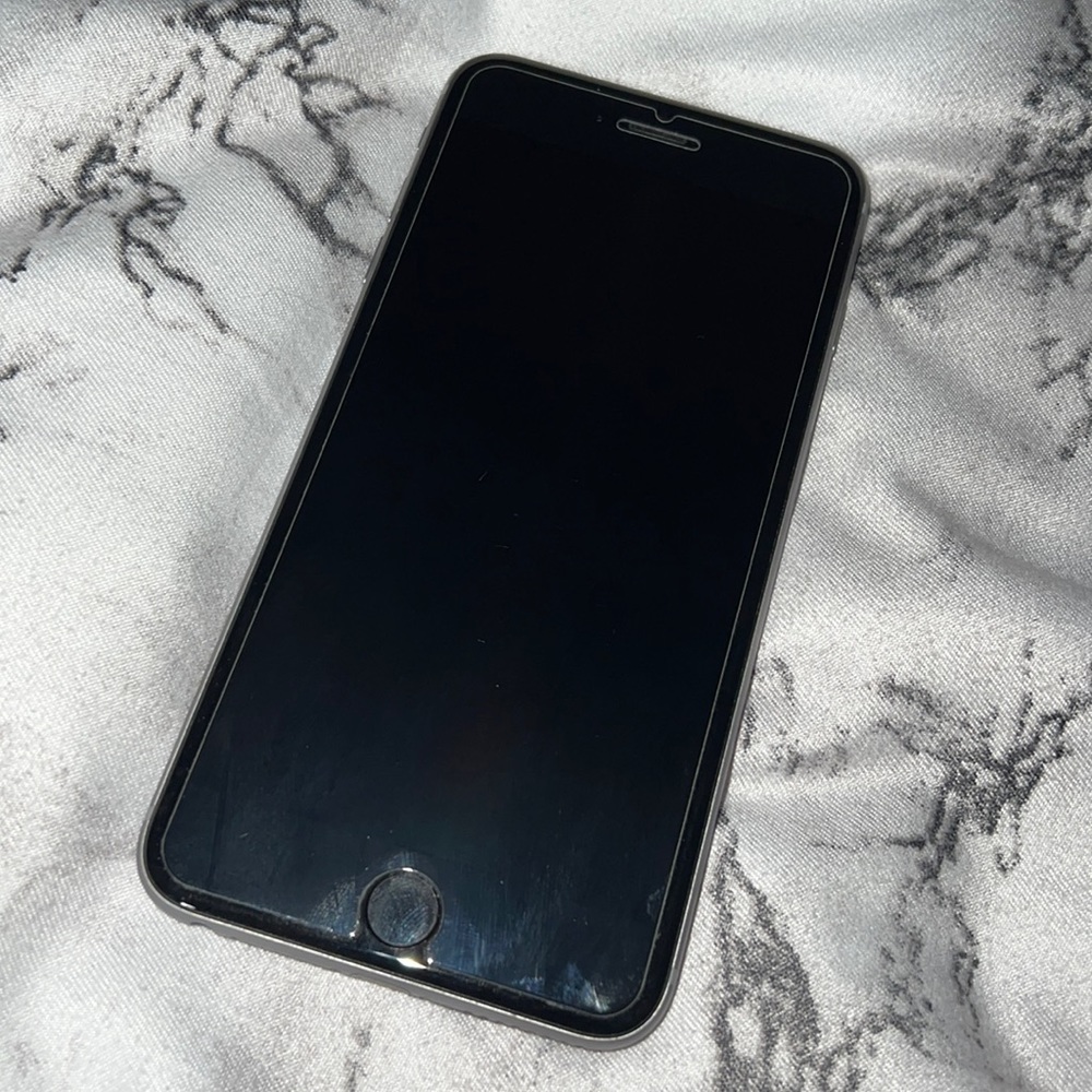 Used LIKE NEW IPhone 6s Plus